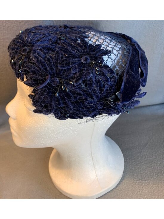 Vintage Navy Velvet Ladies Hat Floral w/ Mesh & Bow Retro Style Cocktail Tea Cap main image 4